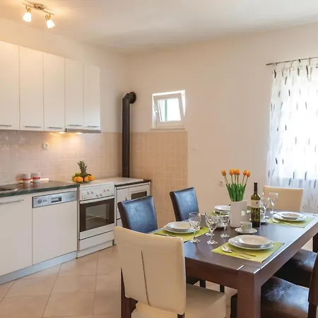 23 Semesterbostad Kresevo