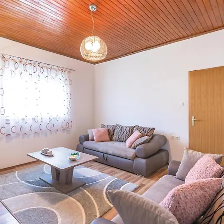 Cozy In With Kitchen Holiday home *